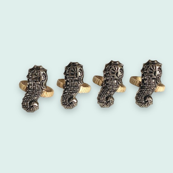Set of 4 Design Imports Cast Brass Seahorse & Fiber Napkin Rings - Picture 3 of 10